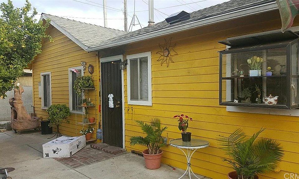 2nd image of 12400 Corby Ave