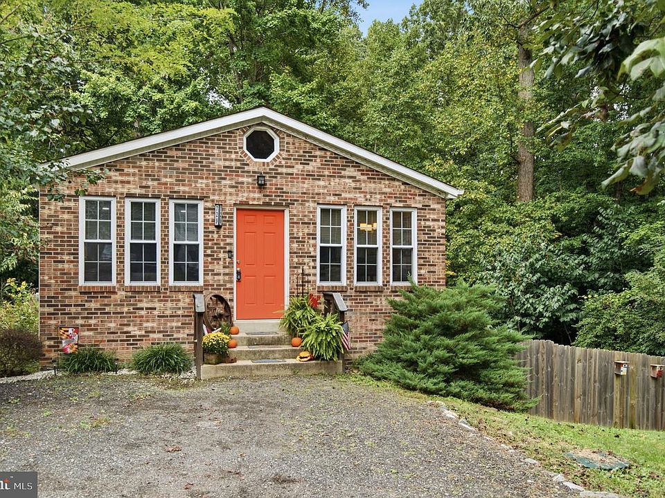 1st image of 729 Spruce Dr