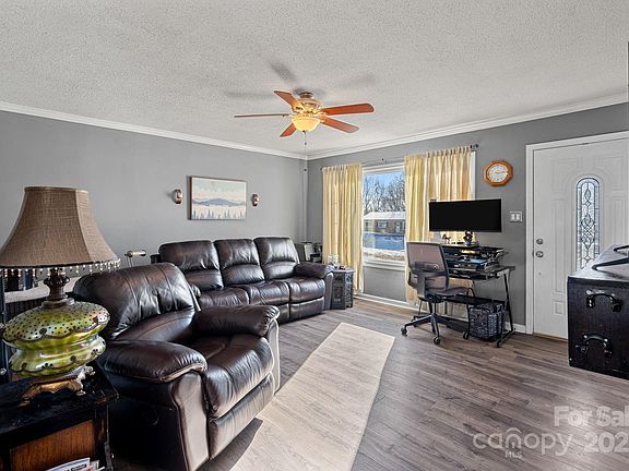5th image of 174 Crosswhite Ln
