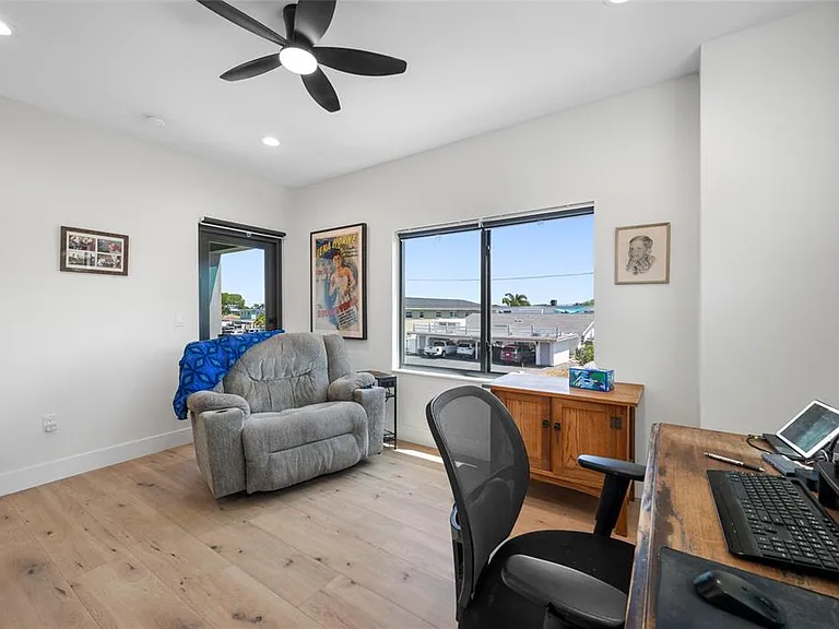 2200 Bay Blvd #A — Photo 27