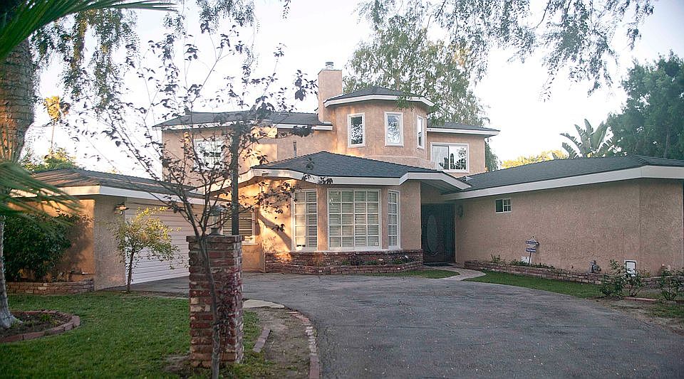 1st image of 5932 Nagle Ave