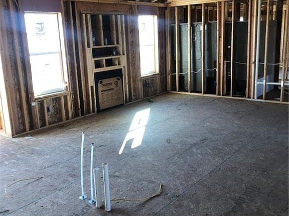 5th image of 2728 NW 21st St