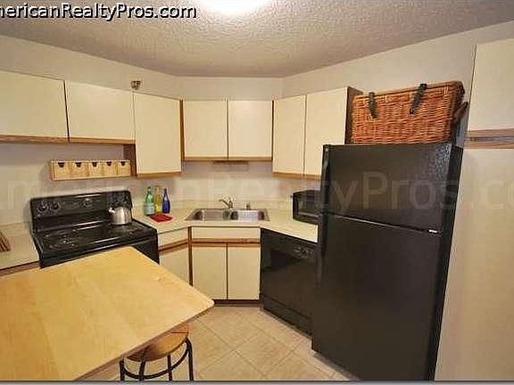 5th image of 1120 N Lasalle St APT 2M