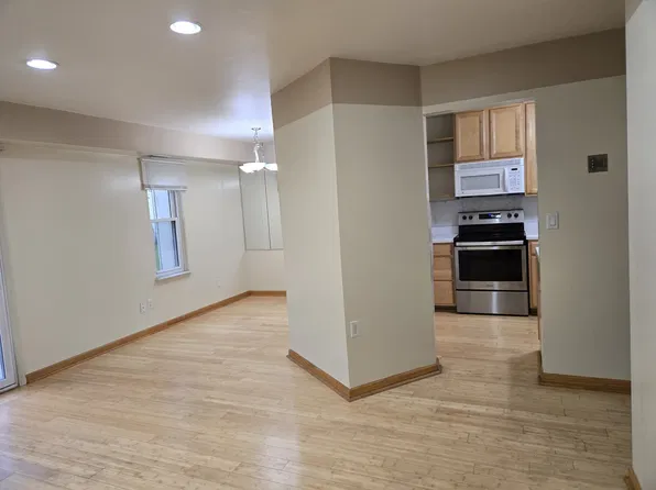 32013 W Twelve Mile Rd, Farmington, MI