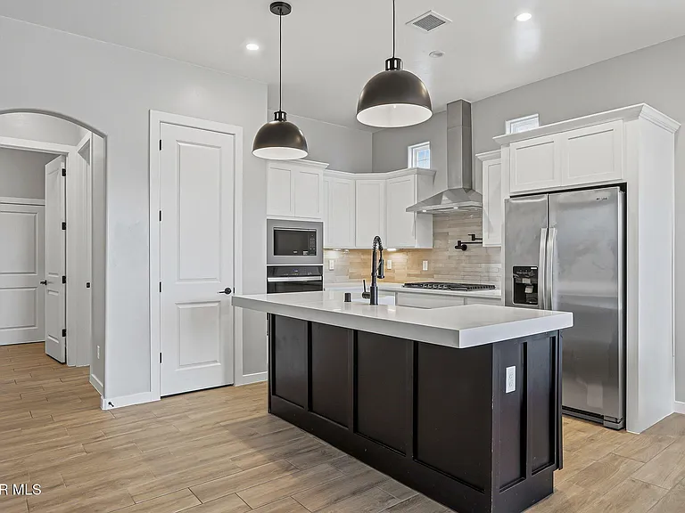 3740 Model Ln — Photo 6