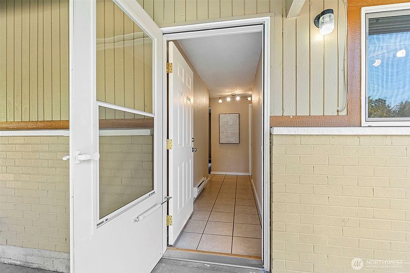 4th image of 515 Roe Street