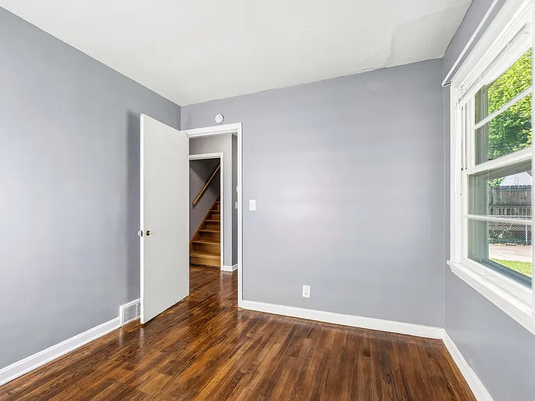 988 Glenside Ave — Photo 13