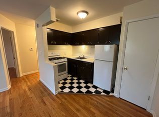 1579 Farwell, Milwaukee, WI 53202