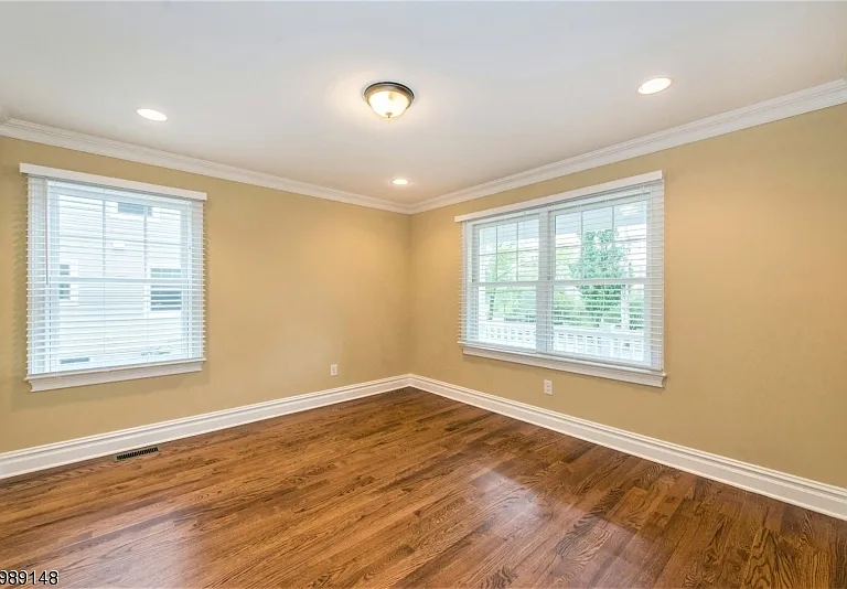 64 Kent Place Blvd #A — Photo 6