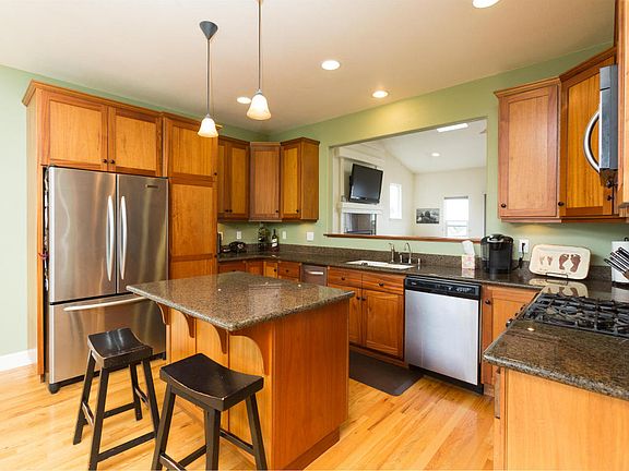 3rd image of 2353 Kellog Pl