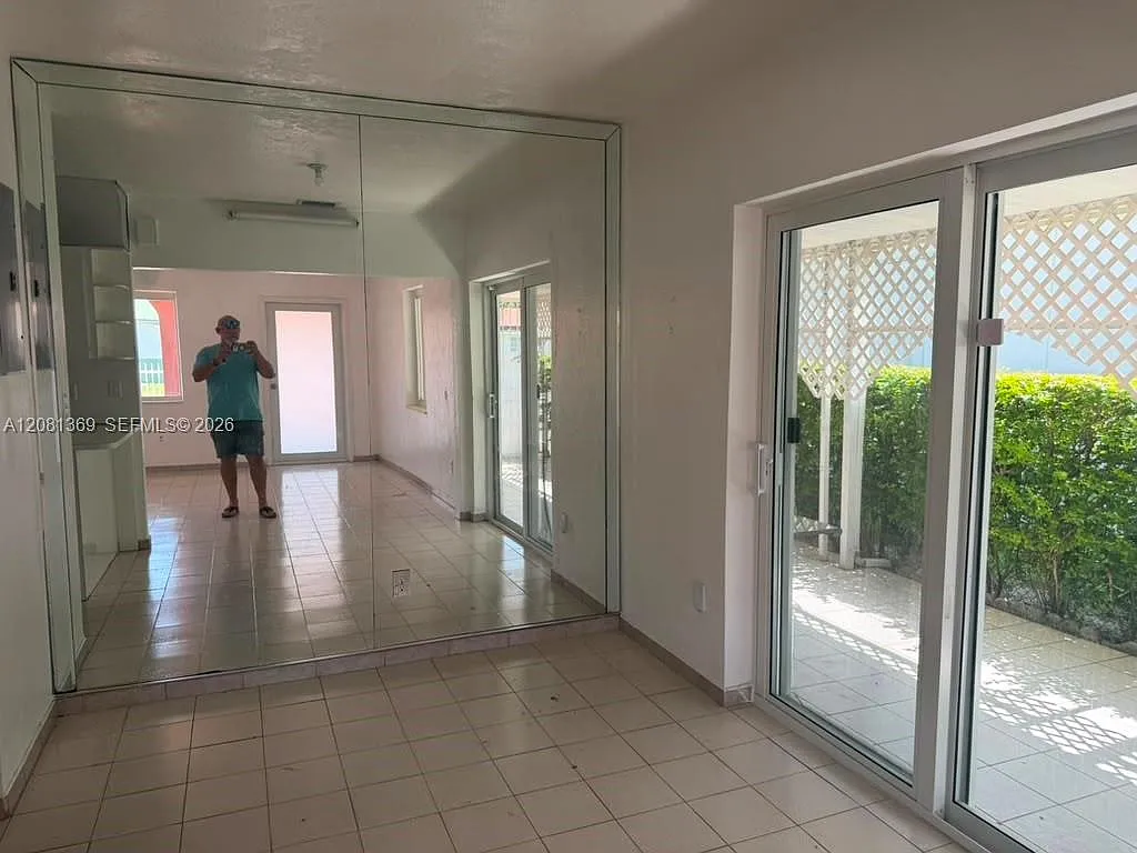 Grapeland Heights Sec 2 — Photo 2