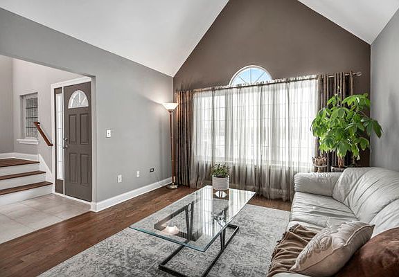 5th image of 14341 Surrey Ct