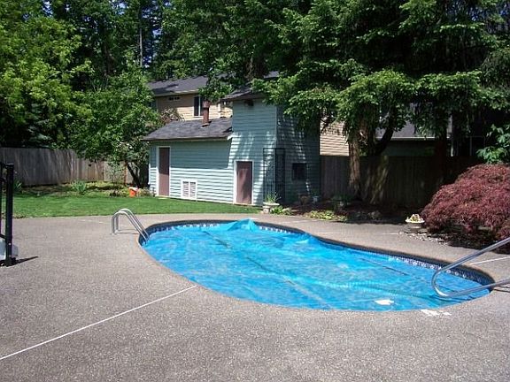 4th image of 16758 SE Fircrest Ct