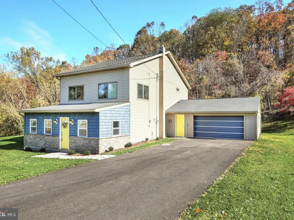 1734 Hametown Rd, Glen Rock, PA 17327