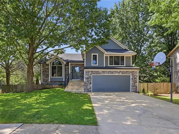 12407 S Alcan St, Olathe, KS 66062