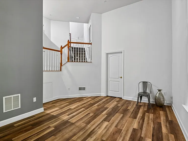 441 Penwood Dr — Photo 21