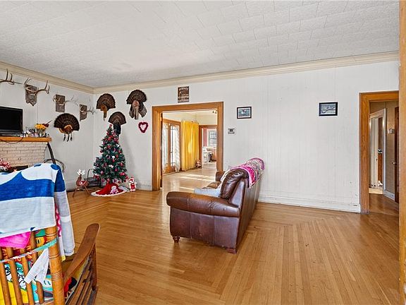 5th image of 419 S 4th St