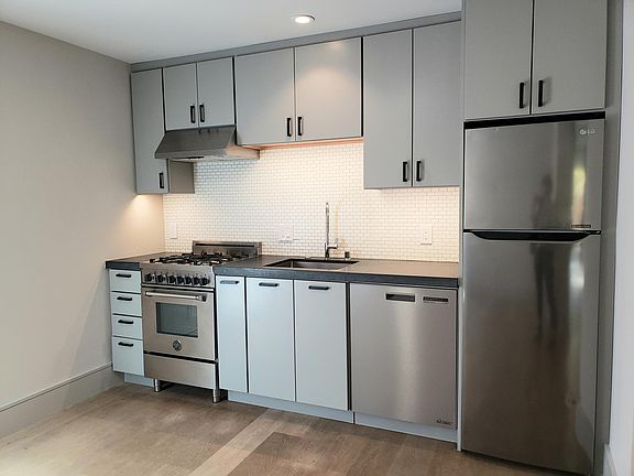 3rd image of 1767 Beach St