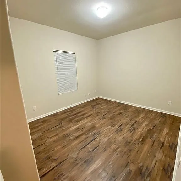 172 Hollis Ln — Photo 7