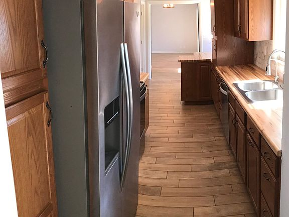 3rd image of 10838 N Oak Lynn Dr