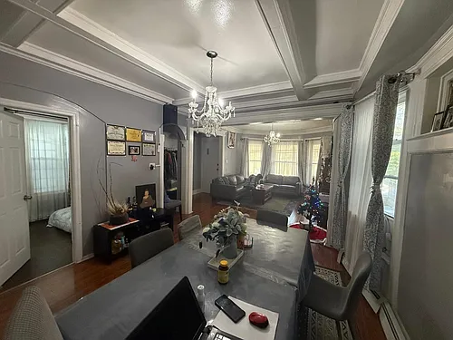 861 Montgomery Ave #1 Photo 1