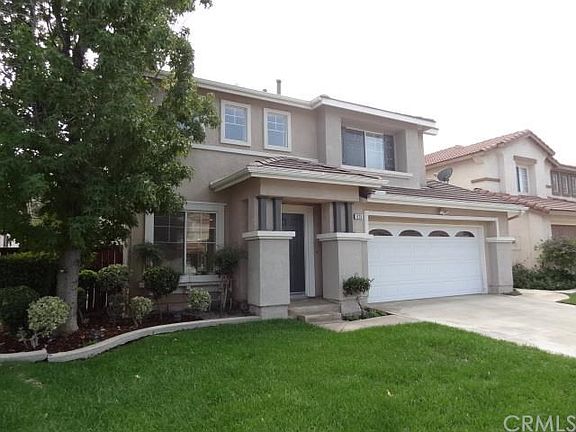 3rd image of 828 Saint James Dr