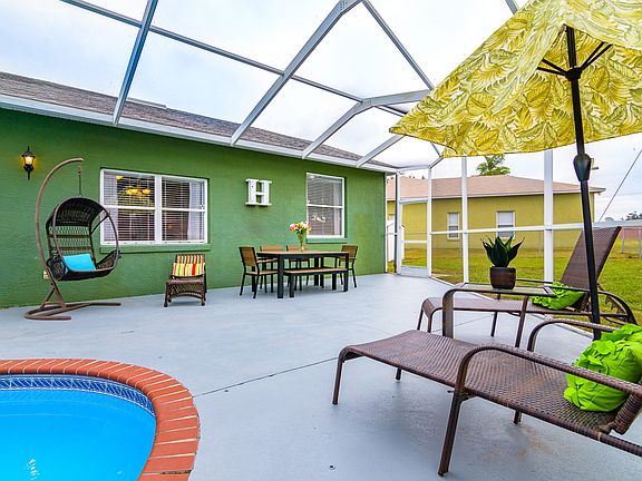 2nd image of 6504 Fox Crest Ln