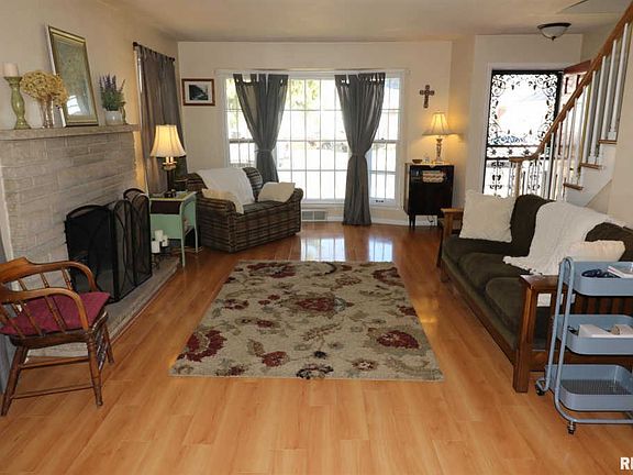 4th image of 2110 W Kellogg Ave