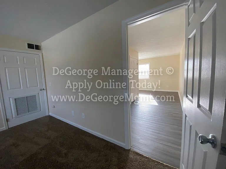 Burdick Estates Apartments — Photo 41