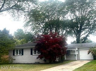19929 Weyher St, Livonia, MI 48152