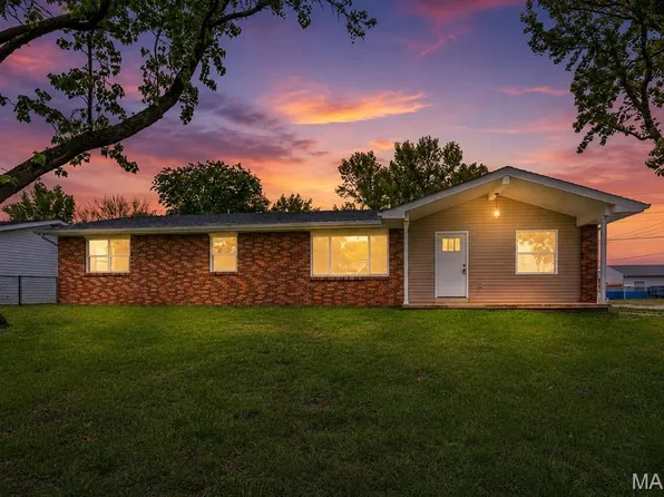 615 Texas Blvd, Bethalto, IL 62010