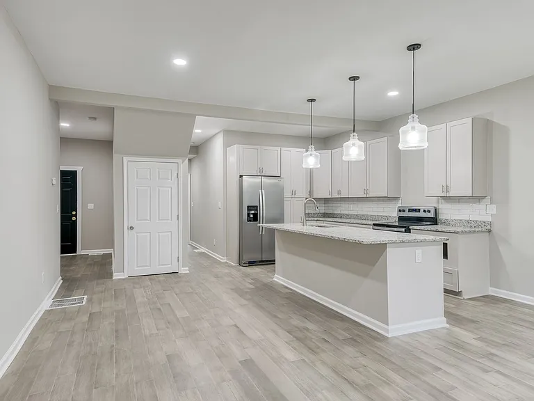 1449 Athens Ave SW — Photo 2