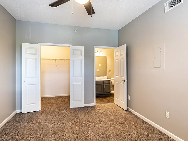 Pinnacle Pointe — Photo 18