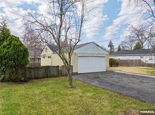 17 George Rd, Emerson, NJ 07630