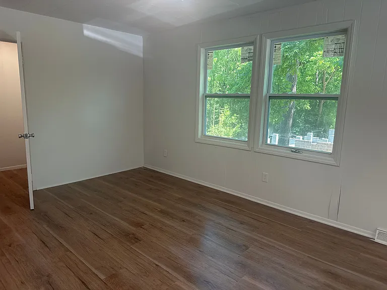 103 Falls St — Photo 6