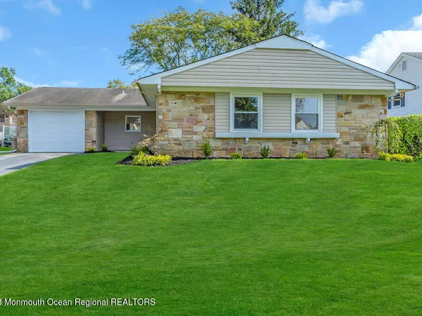 14 Oaklyn Lane, Aberdeen, NJ 07747