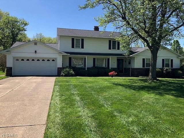 1st image of 976 Eastlawn Dr