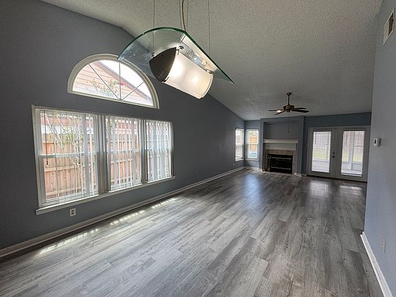 3rd image of 3117 Bridgeford Dr