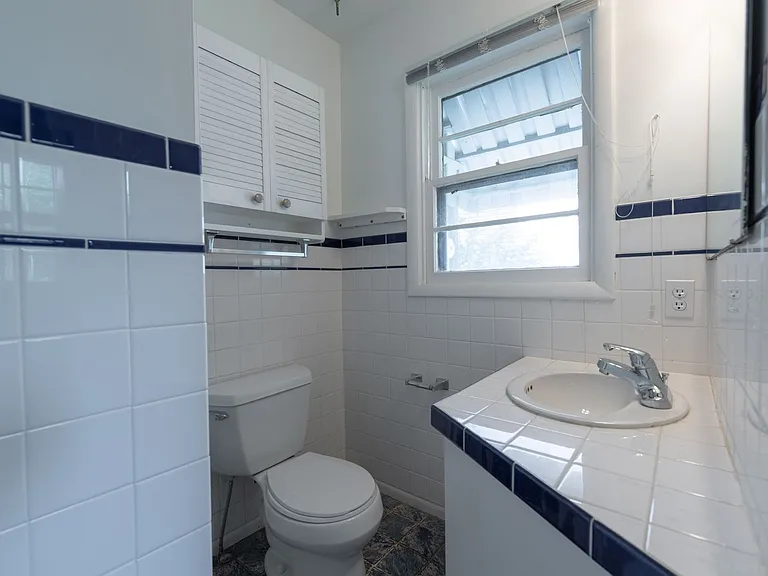 509 E Bennett St — Photo 9