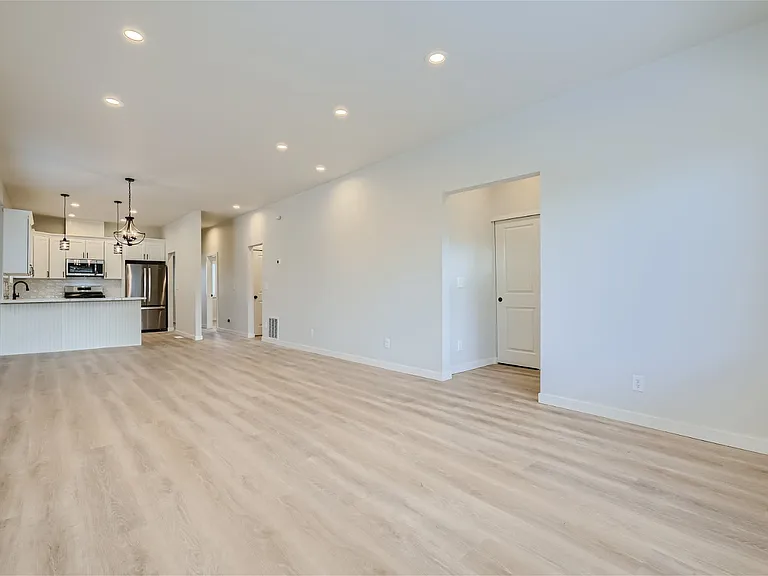 1704 S Hanford St — Photo 10