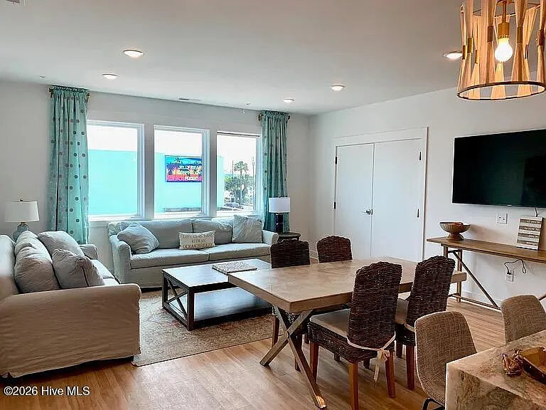 120 N Lake Park Blvd #200