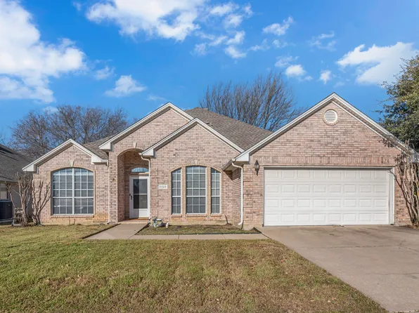 5825 Clear Creek Dr, Haltom City, TX 76137