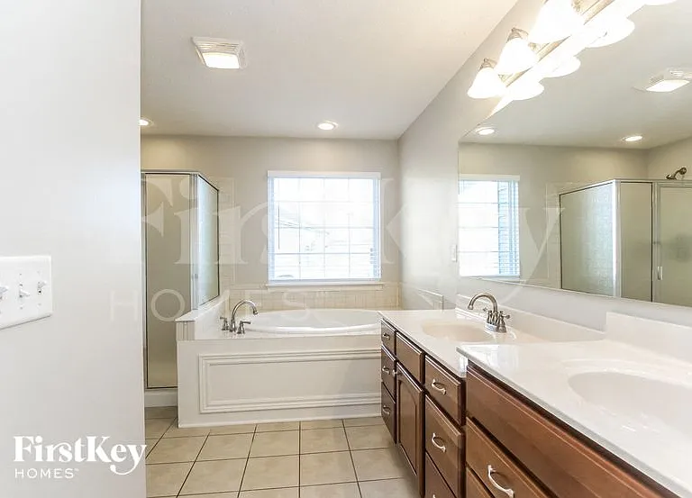 1301 Old Heritage Pl — Photo 8