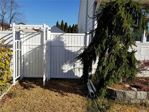 4th image of 53 Croyden Ln