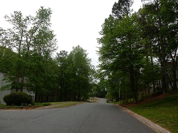 4th image of 3425 Woodrun Trl