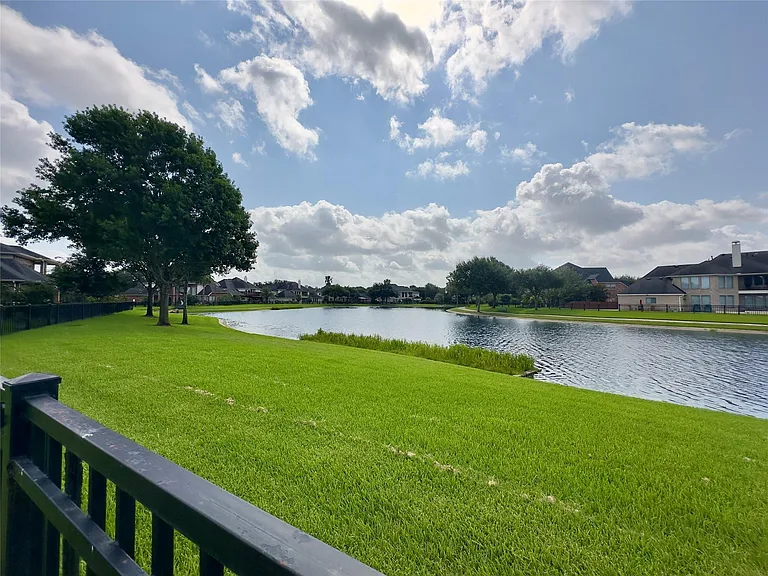 3819 Rivermoss Ln — Photo 2