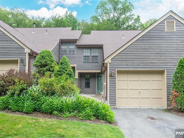 43 Lexington Ln APT C, West Milford, NJ 07480