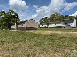 181 Sandy Hill Dr, Forest City, NC 28043