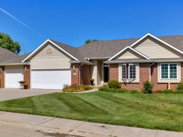1255 Liberty Ln, Carlisle, IA 50047