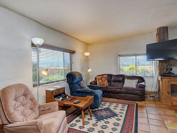 2nd image of 5250 Oak Grove Cir